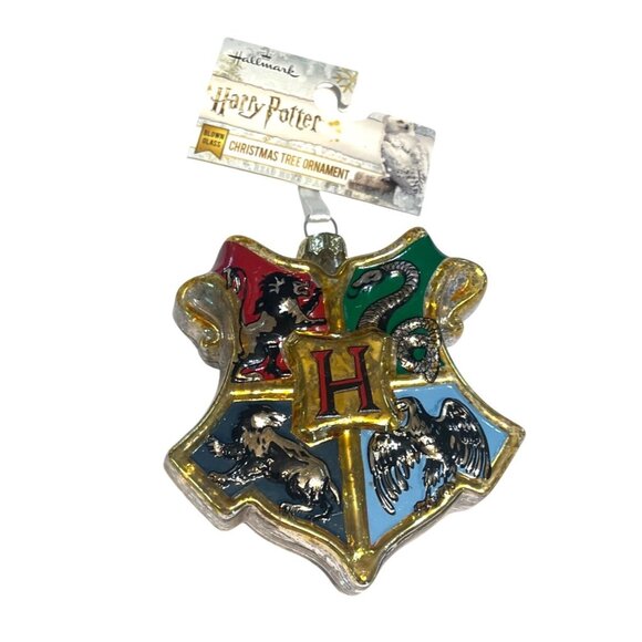 Hallmark Other - Hallmark Xmas Ornament Harry Potter Hogwarts Crest Blown Glass NWT 4.5"